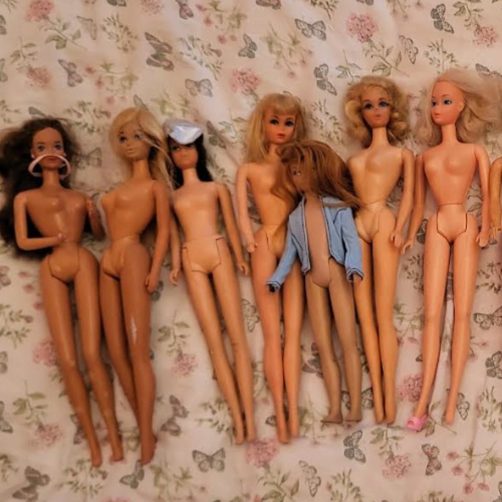 Vintage Barbie - Picture 2 of 4
